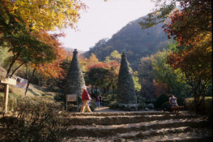 가을철 수리산 병탑