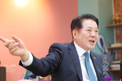 최대호 시장, [민선 8기 3년] 인터뷰 이미지