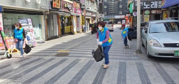 안양1번가 일원 환경정화활동 이미지