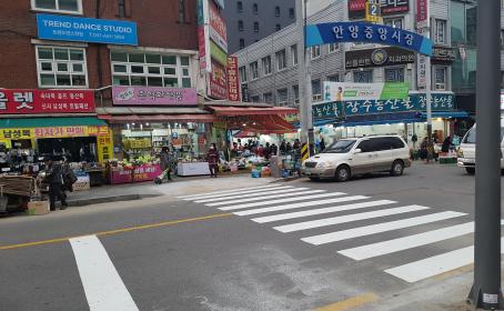 안양중앙시장 2문 앞 횡단보도 설치 이미지