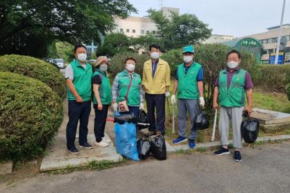 새마을지도자협의회, 새마을부녀회 구)농림축산검역본부 환경정화 활동 이미지