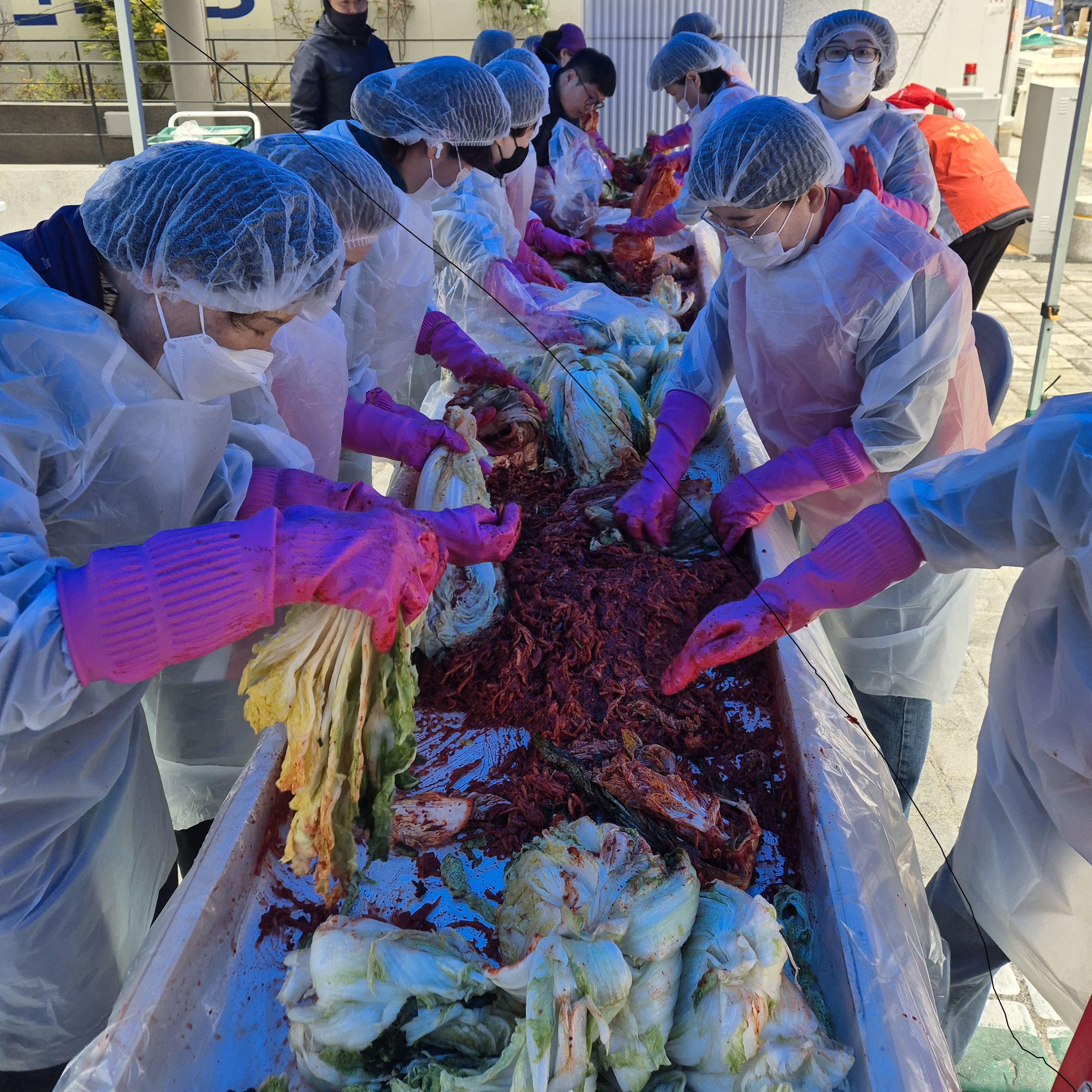 호계2동 「한 포기 한 마음 나눔의 김장」 행사 개최 이미지