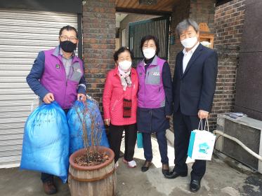 「거동불편, 저소득가구 이불 빨래 무료 지원」 이미지
