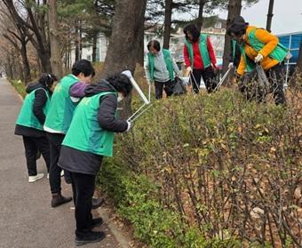 새마을지도자협의회·부녀회, 환경정화 활동 실시 이미지
