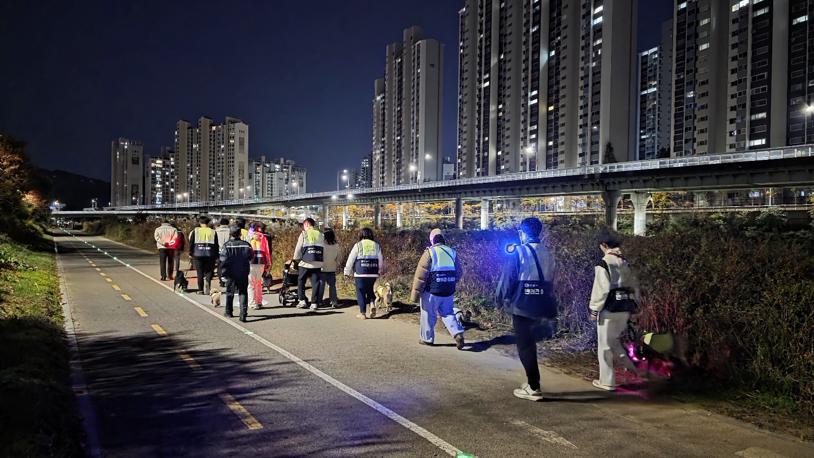 10월 합동순찰(박달동 자율방범대원들과 함께) 이미지