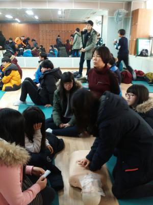 2015 석수1동 V터전 청소년봉사활동 - 심폐소생술 교육 - 실시 이미지