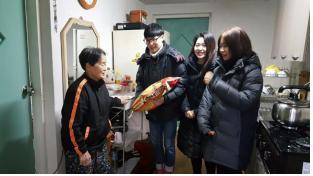 이웃돕기 성품기부(관양1동 청년프로젝트 쓰봉 자원봉사단) 이미지