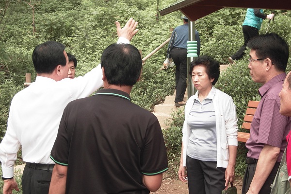 8.22 산림욕장 및 등산로 순찰 이미지