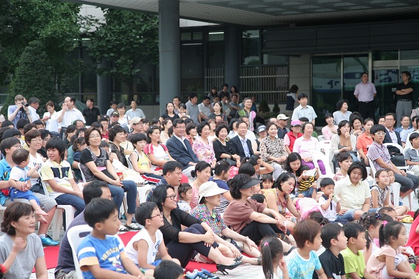 8.25 특별공연 목요콘서트 이미지
