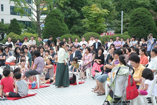 8.25 특별공연 목요콘서트 이미지