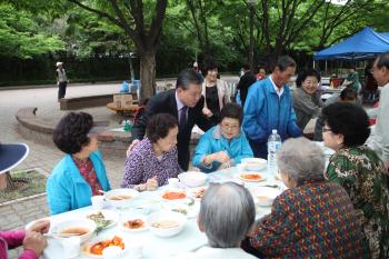 5.11 평안동 새마을부녀회 이웃돕기 바자회 이미지
