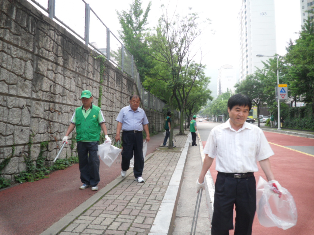 새마을 대청소 실시 - 2 이미지