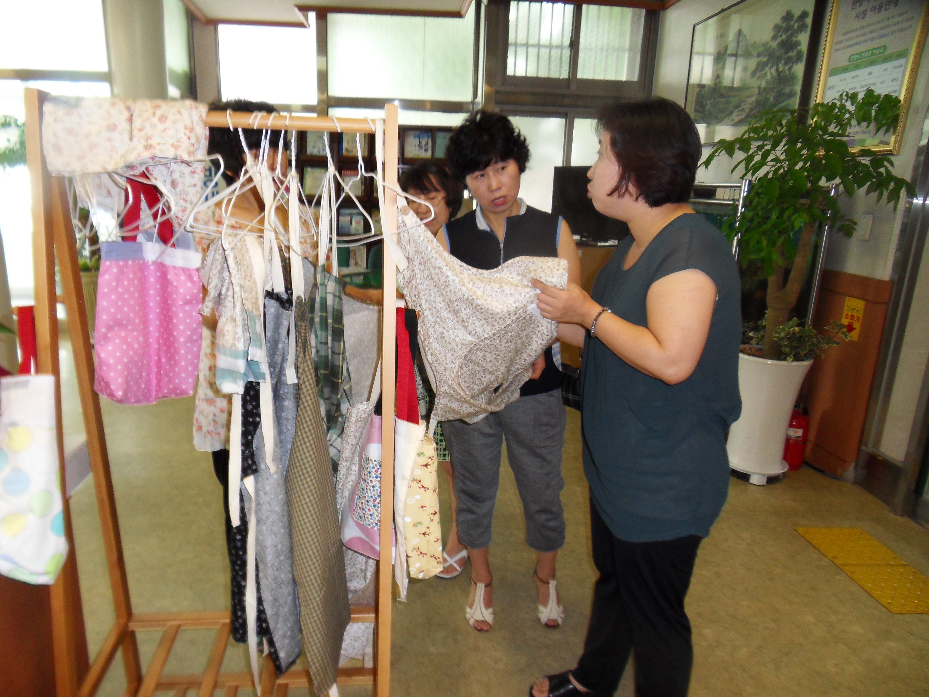 부림동 지역공동체일자리사업 참여자 생산품 전시판매 이미지