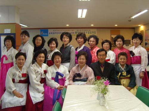 "사랑의 일일찻집" 中  이미지