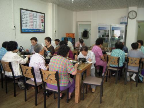 독거노인 점심제공 이미지