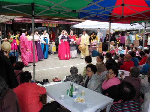 봉사단체<아낌없이 주는 나무> 경로잔치 이미지