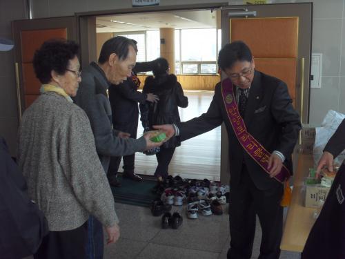 석수2동 주민 맞춤 돋보기 무료봉사 2 이미지