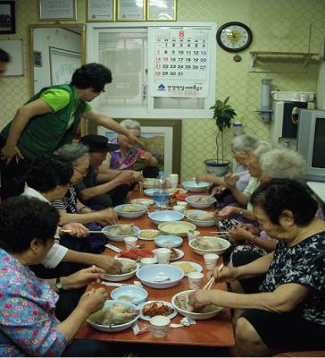 새마을부녀회에서  삼계탕 대접~ 이미지
