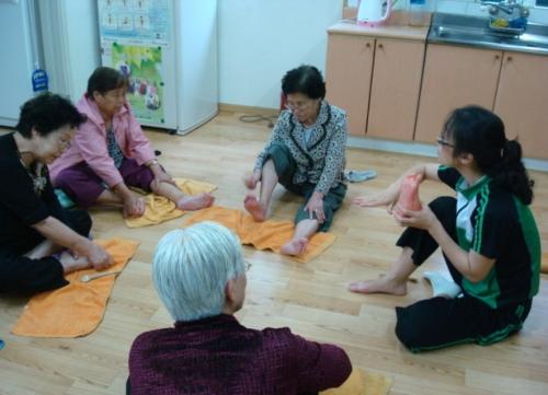어르신 발마사지 강좌 운영 이미지